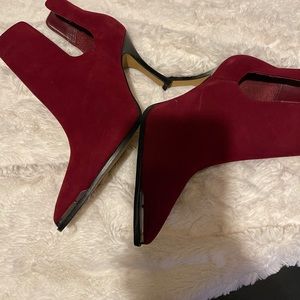 Vince Camuto bootie size 8. New never been worn